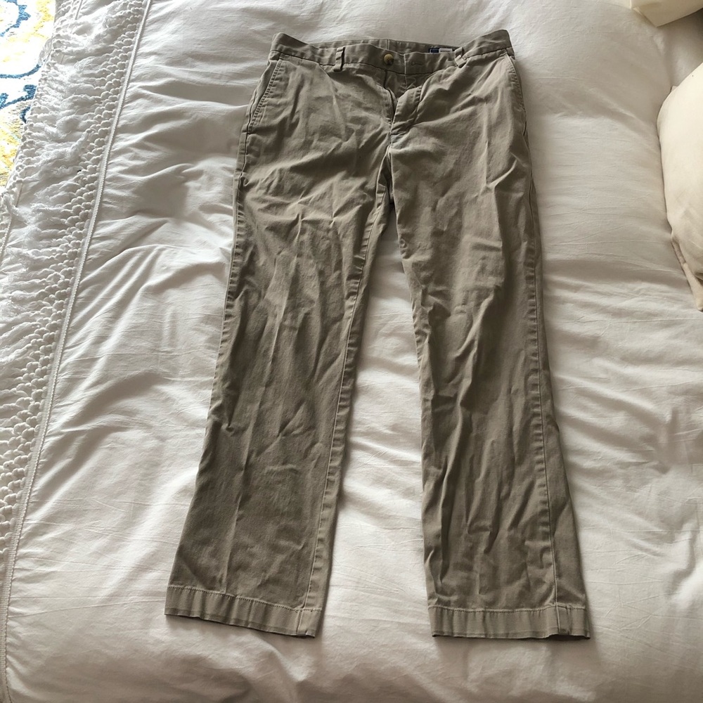 Vineyard vines khakis